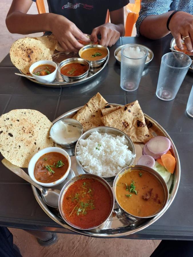 Omkar Agro Tourism & Resort Mahābaleshwar Exteriör bild